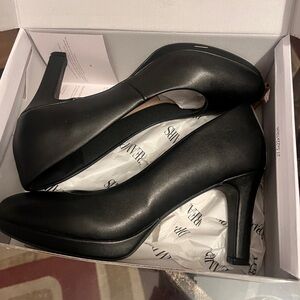 Dream Pairs Elegant Black Heels